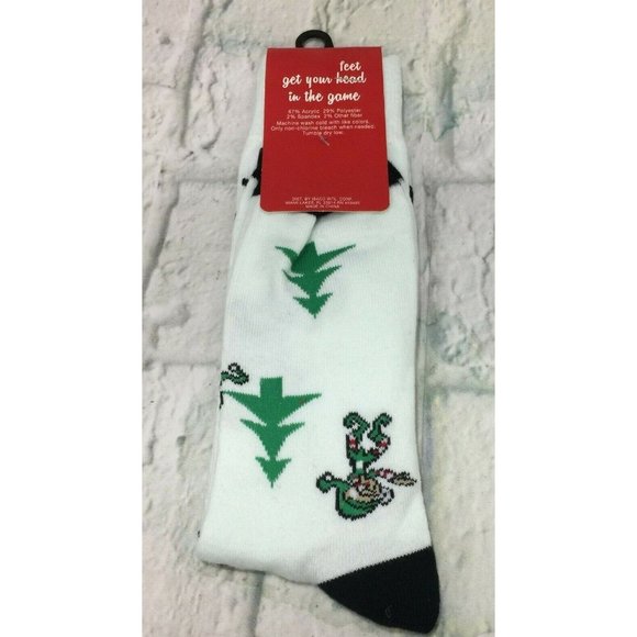 Christmas Socks "Dabbin Through the Snow" Men's Crew Socks Shoe Size 7-12 - Picture 2 of 5